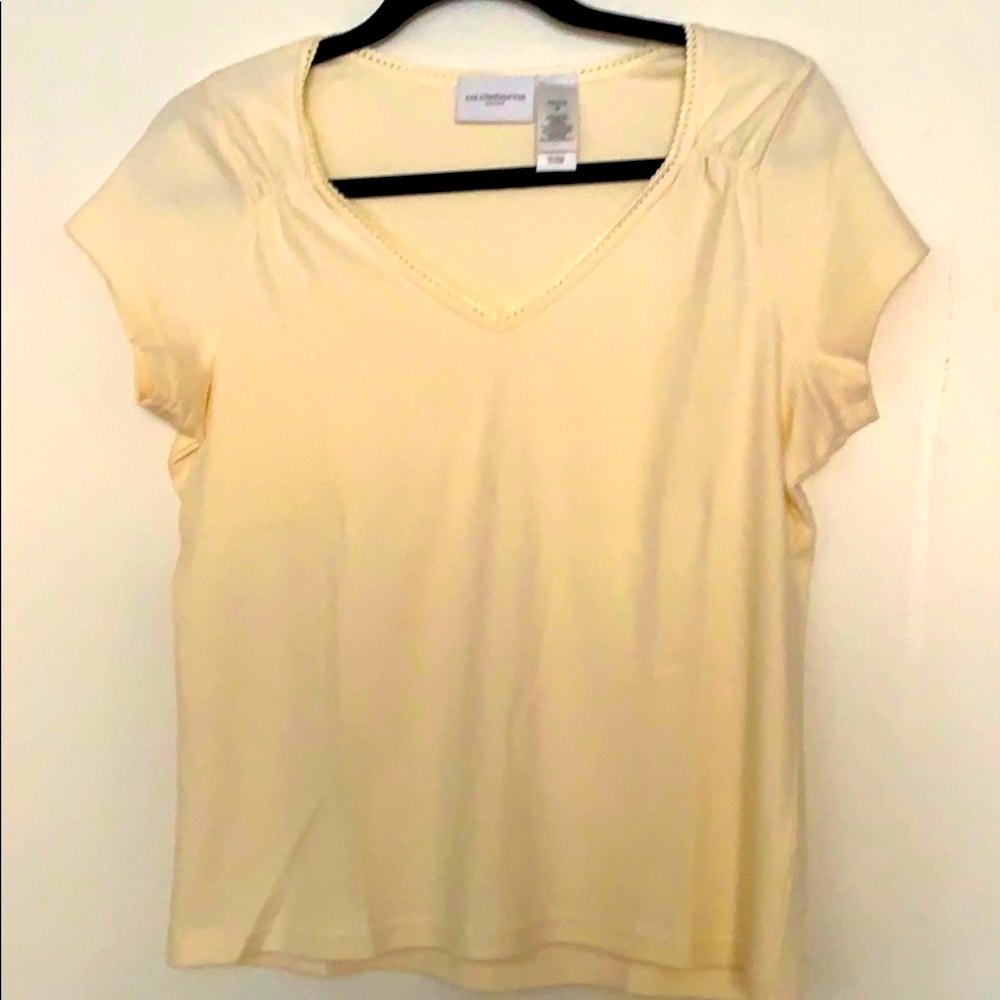 T-shirt Liz Claiborne.